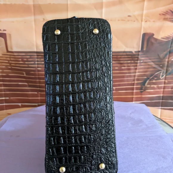 New Women's Black Crocodile-Embossed Leather Handbag - Picture 10 of 13